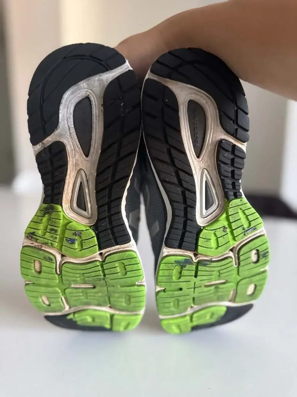 New Balance 880v9 Men's Size 10 Running Shoes Grey Green M880GB9